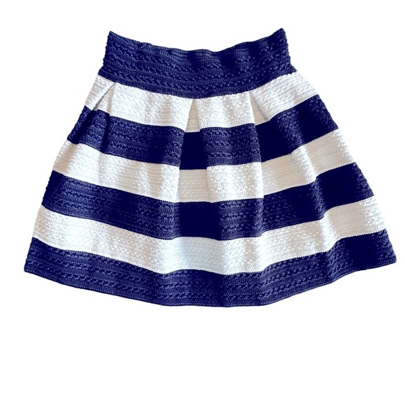 5 for $40 SALE! 
Daily Special Navy White Striped Mini Balloon Skirt sz S - Picture 1 of 13